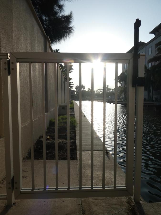 Fishermans Landing On The Bay- Las Marinas South Padre Island Exterior photo